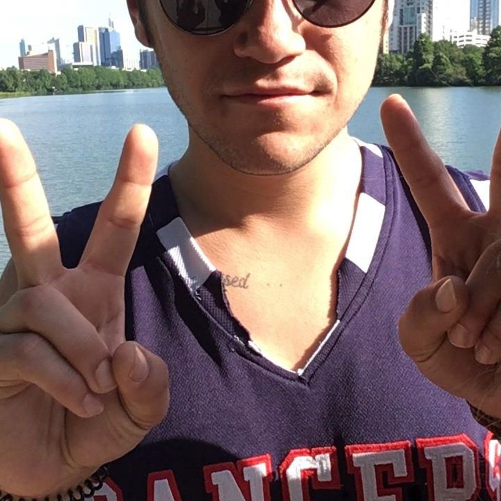 Meet your Posher, Moises